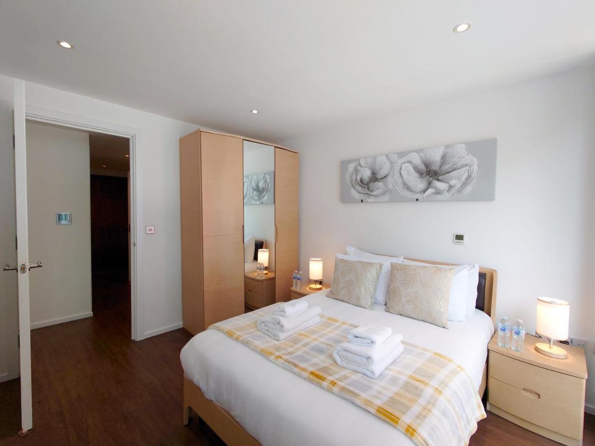 Fully Serviced Two Bed Apartment By Excel & O2 London Exterior photo